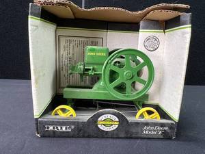 lot 403 image: Vintage ERTL, John Deere Model E, Gasoline Engine, 16 Scale, Diecast