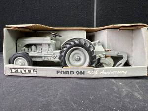 lot 405 image: ERTL Ford 9N 50th Anniversary Special Edition 116