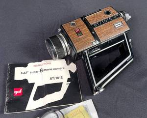 lot 356 image: Vintage FAF Super 8 Movie Camera ST101E