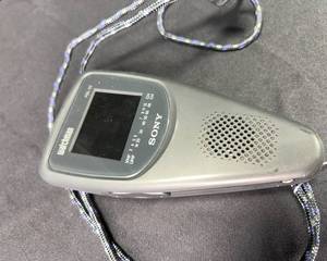 lot 611 image: VINTAGE SONY WATCHMAN FDL-22 Portable Handheld Analog LCD Color TV