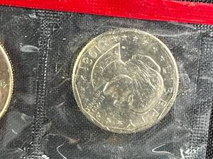 lot 544 image: 1981 Uncirculated Coin Sets