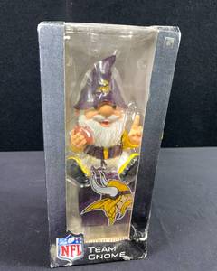lot 343 image: Licensed NFL 12 Garden Gnome Minnesota Vikings