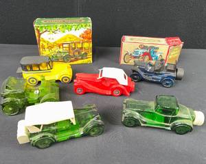 lot 327 image: Avon Collecter Car