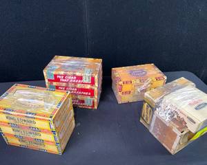 lot 330 image: Cigar Boxes
