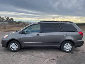 2004 Toyota Sienna CE 7 Passenger - 2 OWNERS