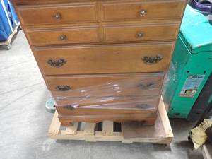 4 drawer Dresser  18 deep x 32 wide 42 tall