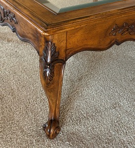 lot 9 image: Classy Wooden Glass Top Coffee Table