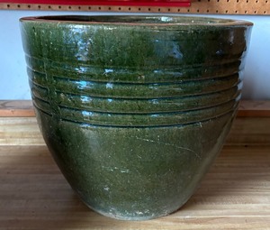 lot 102 image: Three Pretty Planters