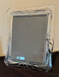 lot 80 image: Two Gorgeous Glass Picture Frames