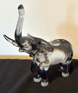 lot 85 image: Enticing Crystal Elegant Figurine