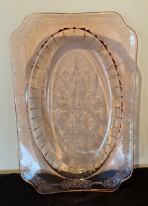 lot 87 image: Pretty Pink Depression Glass Platter and Double Handled Dish
