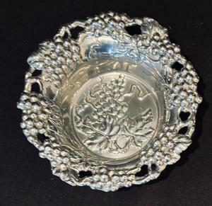 lot 89 image: Silvery Sensations including an Arthur Court Wine Holder
