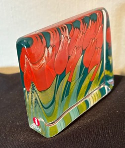lot 157 image: Iittala of Sweden Red Tulip Paperweight by Helja Liukko-Sundstrom