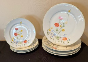 lot 158 image: English Flowers China Grouping for 4 by Fantina