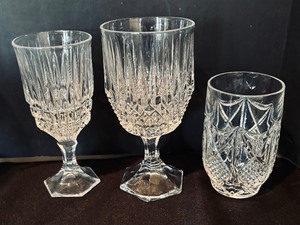 lot 164 image: Gorgeous Crystal Glassware Grouping