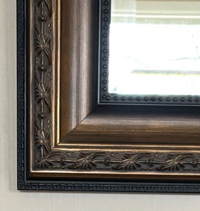 lot 17 image: Decorative Wall Mirror