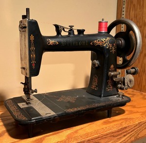 lot 13 image: Antique Belmont Sewing Machine