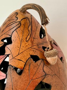 lot 123 image: Gorgeous Puzzle Pattern Carved Gourd