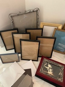 lot 203 image: Large Lot of Small Frames, Magnetic Frames, Plastic Tabletop Frames and More
