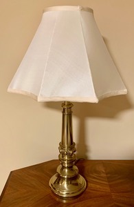 lot 206 image: Pretty Brass Lamp with Shade