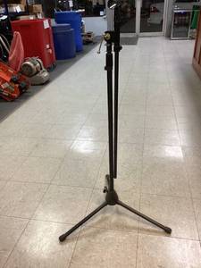 lot 55 image: Microphone Stand