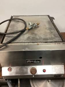 lot 72 image: Propane Cook Top Flat Top