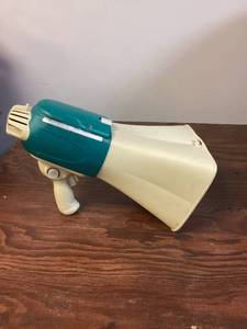 lot 84 image: Megaphone