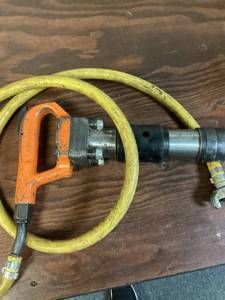 lot 86 image: Air Chipping Hammer, 20 Lbs