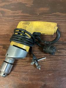 lot 91 image: Dewalt Drill, 12
