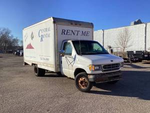 lot 1 image: 2001 15 Ford E350 Box Truck