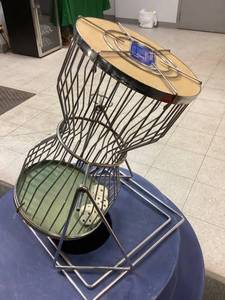 lot 113 image: Vintage Metal Dice Game