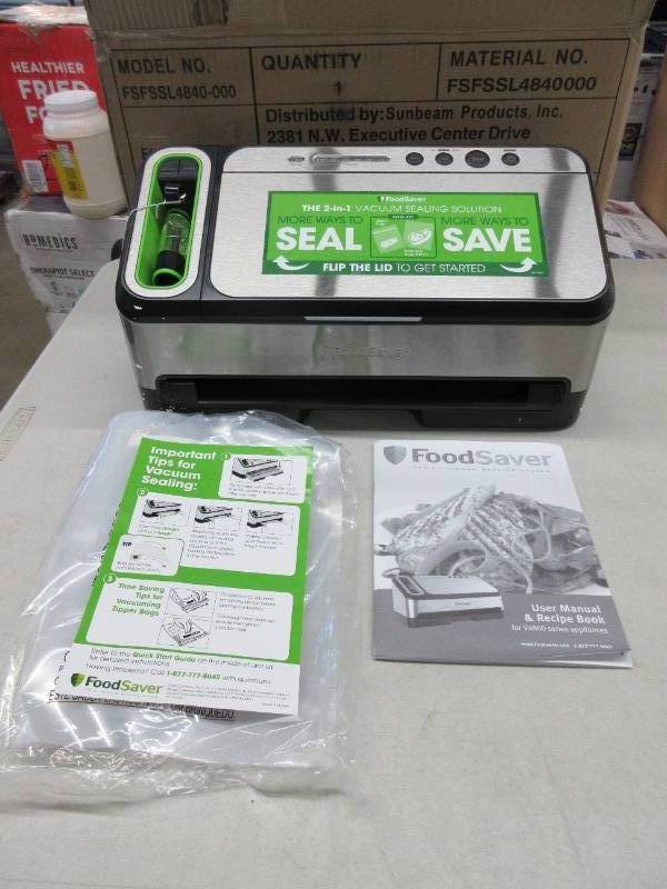  FoodSaver 4800 Series Vacuum Sealer Machine, 2-in-1 Automatic  Vacuum Sealing System with Handheld Vacuum Sealer plus Starter Kit, v4840:  Home & Kitchen
