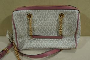 lot 1A image: Michael Kors Crossbody Handbag