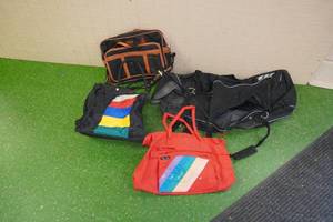 lot 249 image: 4 Duffel Bags