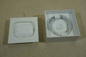 lot 2 image: Apple AirPods Pro with MagSafe Charging Case
