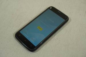 lot 49 image: Android J5L Smartphone