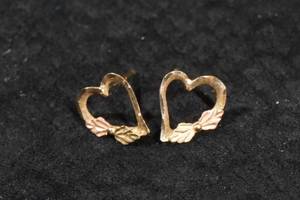 lot 123 image: Heart Earrings - 10K Black Hills Gold