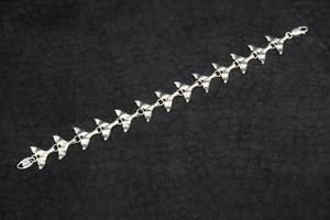 lot 147 image: Whale Tail Link Bracelet - Sterling Silver