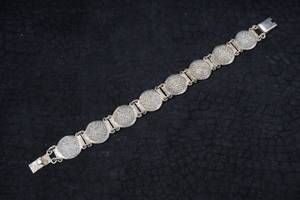 lot 153 image: Mexican Link Bracelet - .950 Silver