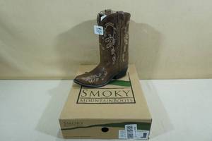 lot 178 image: Smoky Mountain Boots  -Youth Size 5