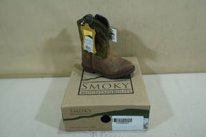 lot 181 image: Smoky Mountain Boots -Little Kids Size 8