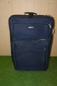 lot 322 image: Moda Wheeled Suit Case