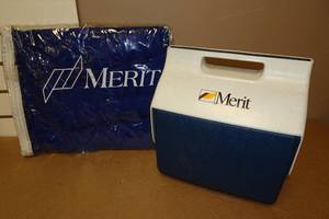 lot 337 image: Merit Cigarettes Promotional Gifts - Igloo Cooler and Blanket