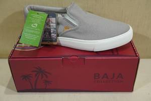 lot 195 image: Lamo Womens Baja Collection Piper Slip-On Sneakers -Size 7