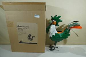 lot 204 image: Barnyard Lawn Ornament Randy Rooster