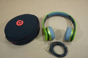 lot 230 image: Beats Solo HD Wired Headphones