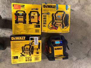 Pallet of Assorted Dewalt Portgable Power Stations Various Conditions and Models Customer Returns See Pictures