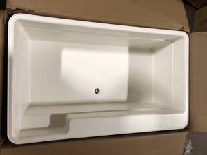 BigTub Utilatub Combo 40 in. x 24 in. 33 in. Polypropylene Floor Mount Utility Tub with Pull-Out Faucet in White  Customer Returns See Pictures