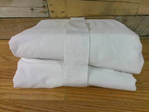 lot 184 image: Easy-Care Duvet Cover & Sham Set - Room Essentials-White-FullQueen-Some Staining