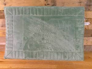 lot 191 image: 23 x 35 Green No Slip Memory Foam Bath Mat